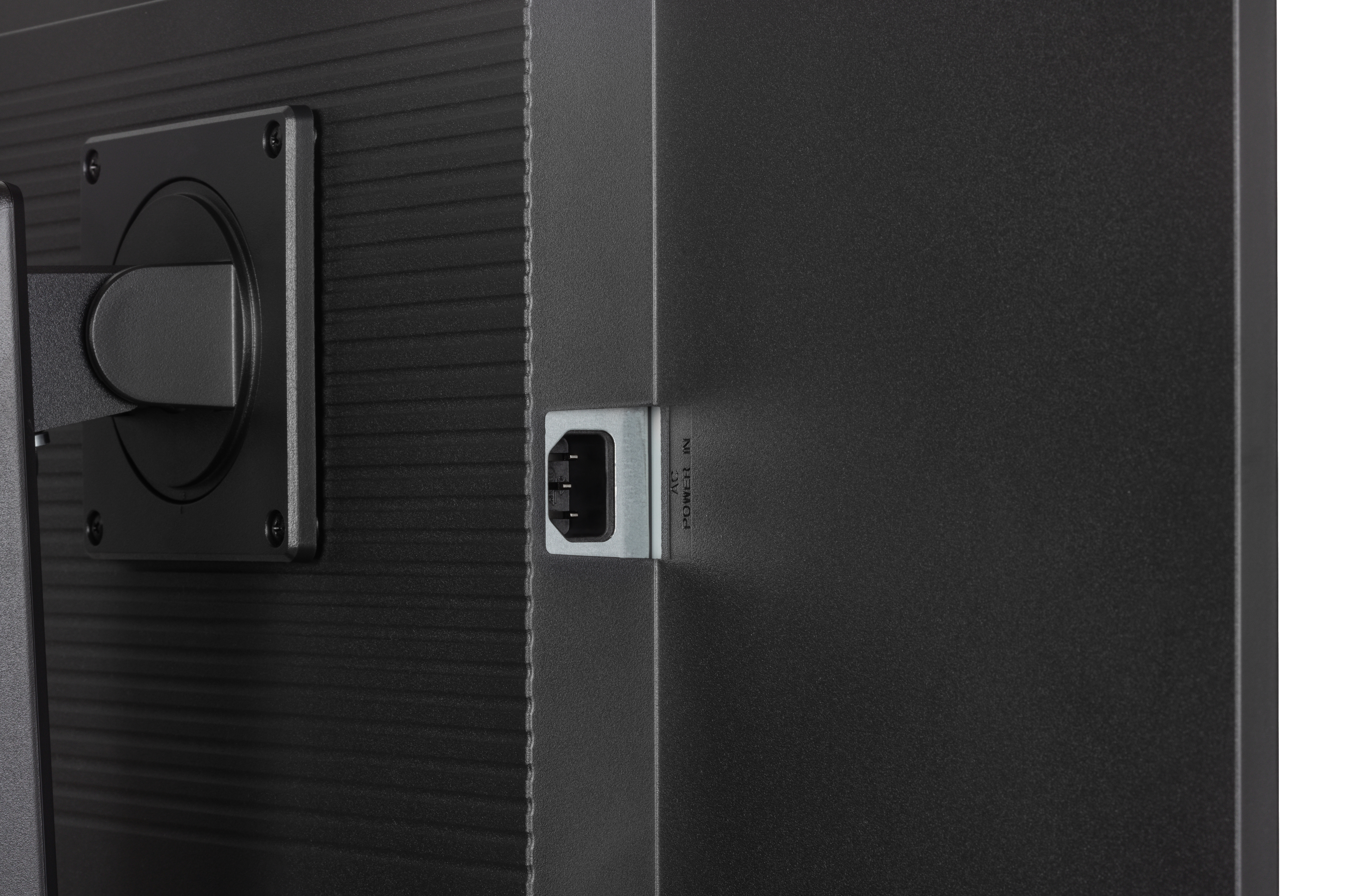 32" Iiyama XB3270QSU-B1 черный