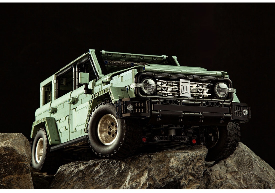 Конструктор ONEBOT Building Block Off-Road Vehicle-Tank 300 580+ OBTK300CH
